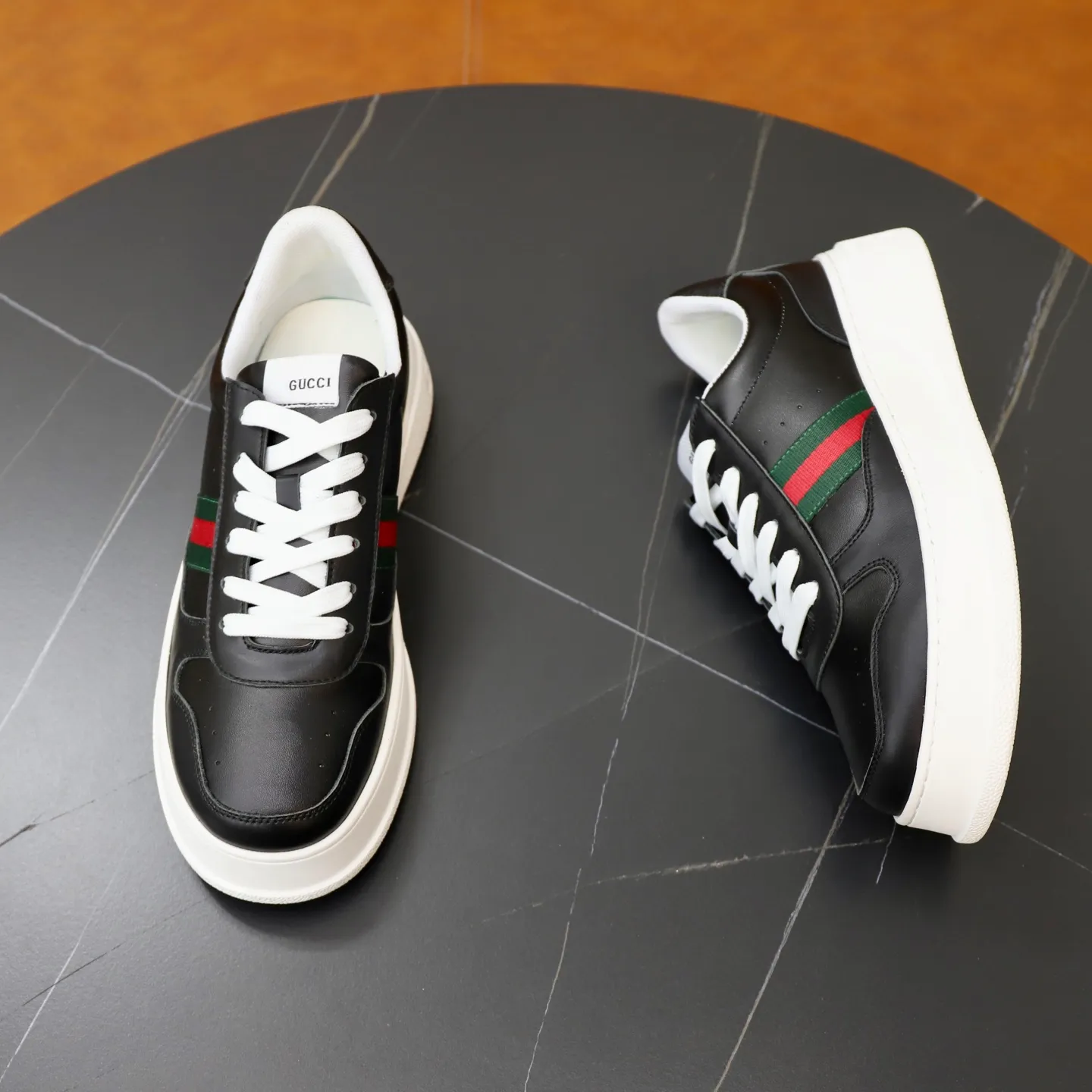 Ex-factory price: 400💰🙅‍♂️🙅‍♂️🙅‍♂️ Brand: GUCCI Standard code: 38-44 (45 customized) Grade: Same as the official website Material: Original leather stitching brand cloth Comfortable and breathable sheepskin lining Lightweight and wear-resistant outsole Style category: Men's fashionable casual shoes Sports shoes Distinguished luxury brand elements Top luxury Color: actual picture color